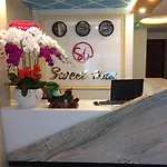 Sweet Hotel
