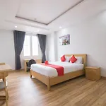 Reddoorz Premium Near E-Town
