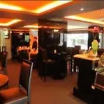 Queen Central Apartment Hotel