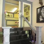 Queen Central Apartment Hotel