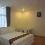 Queen Central Apartment Hotel