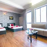 Quynh Giang Hotel Near Hiecc