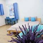 Luci\'S House Hostel