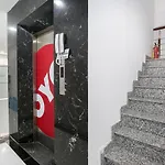 Oyo 122 Vela Apartment