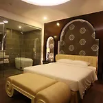 Aha Friday Royal Hotel