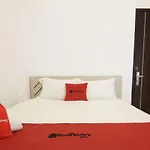Reddoorz Near Quan Khu 7 Stadium
