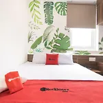 Reddoorz Plus @ Tran Quang Khai Street