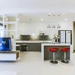 3Brs Luxury Apartment Cityview
