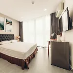 D3 Luxury Como Service Apartment Near D1
