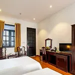 Gloria\'S Hotel