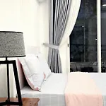 Smiley Apartment 8