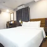 Lee Hotel