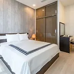 Urban House Saigon - Golden River