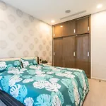 Urban House Saigon - Golden River