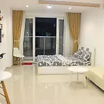 Le Hieu Apartment At Sky Center