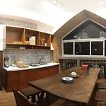 Saigon1984 Vintage Private Home Central District 1 With 6 Bedrooms And 6 Bathrooms