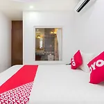 Oyo 652 Monaco Hotel