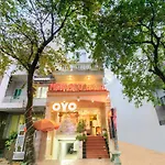 Oyo 652 Monaco Hotel