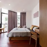 Auhome - Wooden Apartment