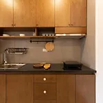 Auhome - Wooden Apartment