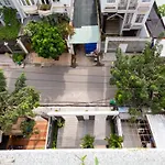 Tht Apartment
