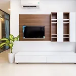 Tht Apartment