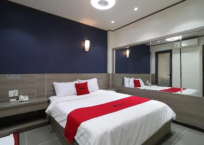 Reddoorz Plus & Cloud 9 Quang Trung