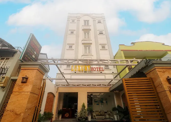 Reddoorz Luxury Hotel Vuon Lai