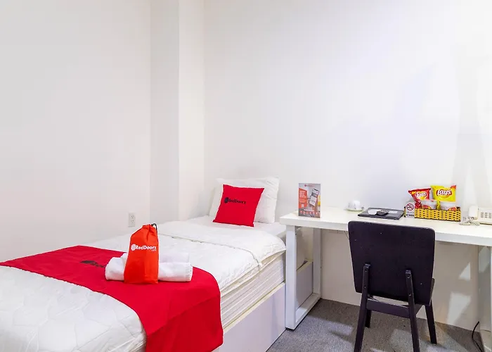 Room At Saigon