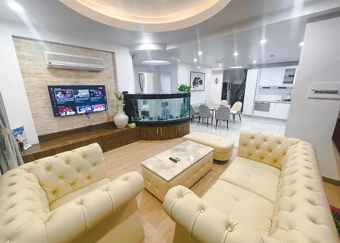 White Penthouse-Rooftop Pool Private -Central City