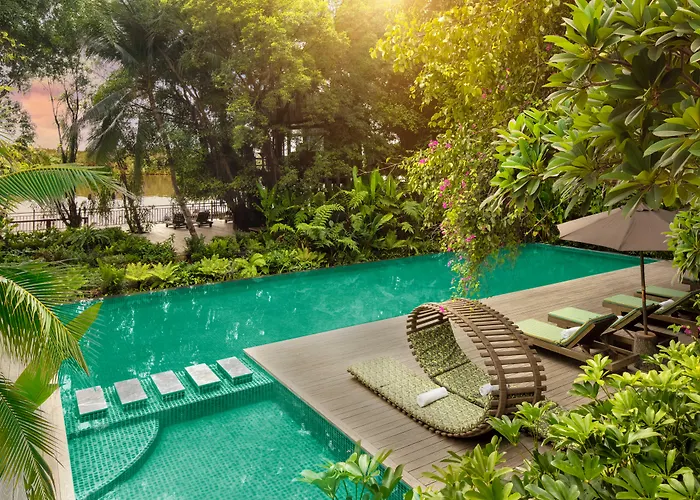 An Lam Retreats Saigon River