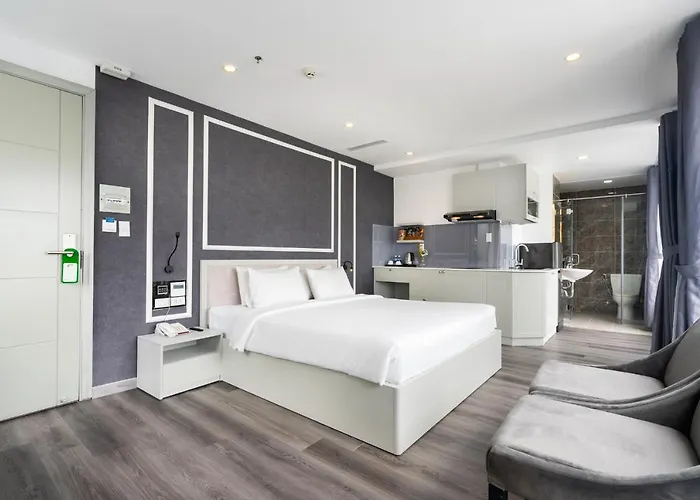 The Arrivals-Lakeview Studio Apartment