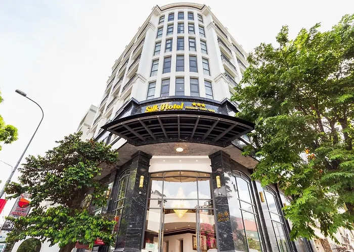 Silk Hong Ha Airport Hotel