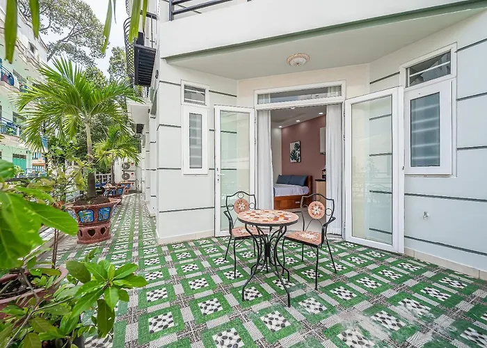 Cozrum Homes - Retro House