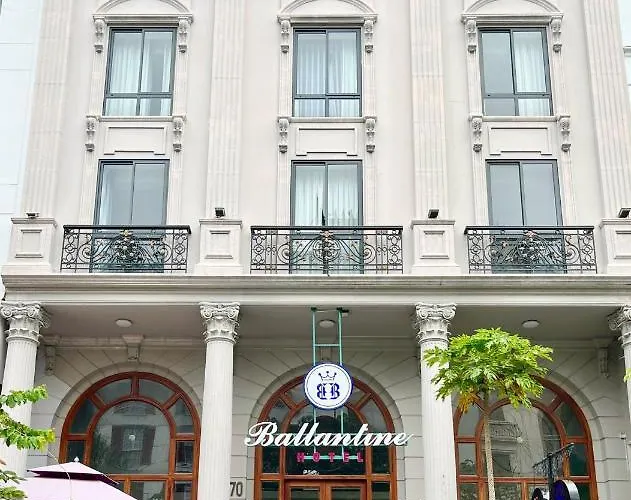 Ballantine Hotel