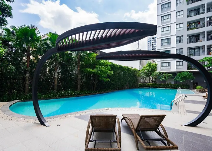 Tan Son Nhat Airport Botanica Premier, 2 Bedrooms, 2 Toilets Luxury Apartment Nearby Airport, Free Pool, Free Gym, Bbq Garden