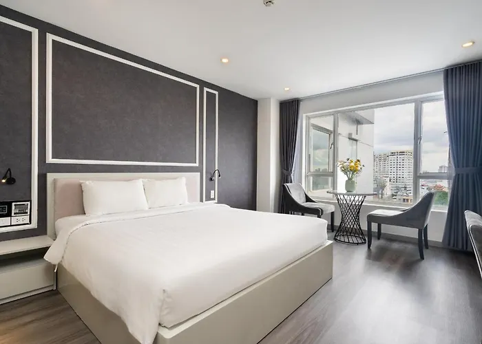 The Arrivals Apartment - Saigon Center - Best View Pool - 10 Stars