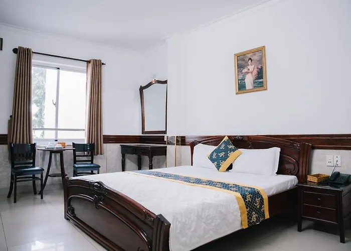 Hung Huong Hotel