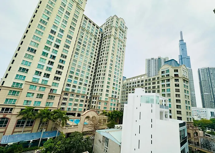Spacious Penthouse Near Landmark 81