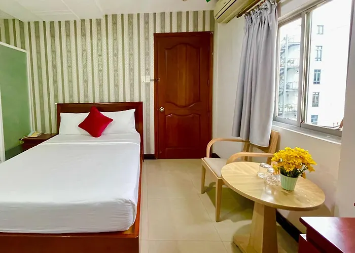 Gold Hotel, Saigon