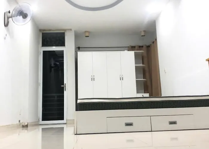 Mfc Halal Food & Guest House