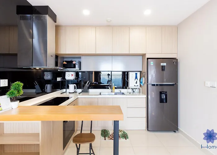Home, Cosy&Luxury Apartment - 5Mins To Airport, Free Pool&Gym, Airport Pick Up Service