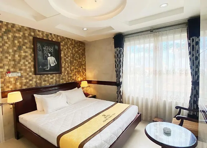 Hoang Thanh Thuy Airport Hotel 2 - Gan Am Thuc Dem Cho Hoang Hoa Tham