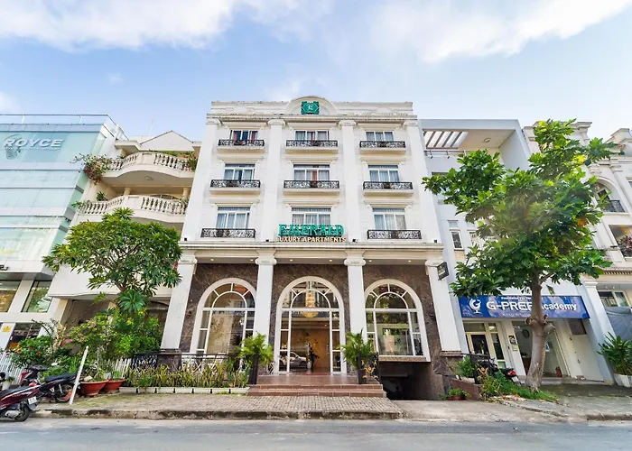 Collection O Emerald Luxury Apartment - Near Secc