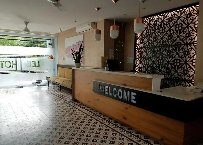 Lee Hotel
