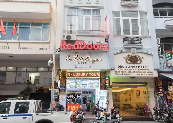 Reddoorz @ Bui Vien Walking Street 3