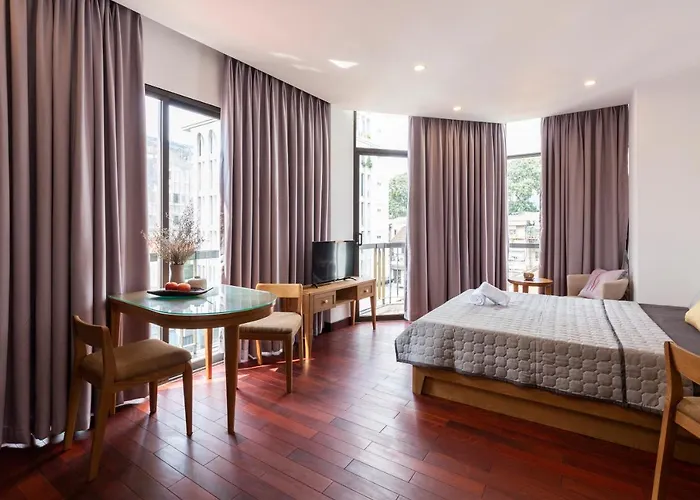 Auhome - Wooden Apartment