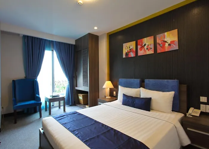 Khách sạn Iris Saigon (gần sân bay Tân Sơn Nhất)