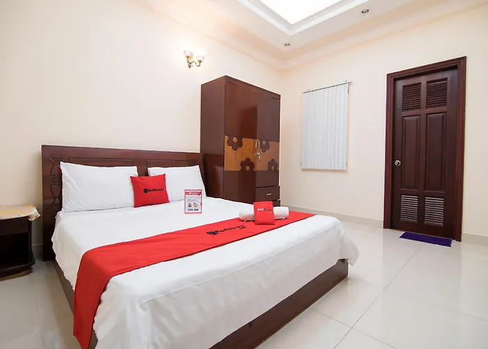 Reddoorz Near Pico Plaza Cong Hoa