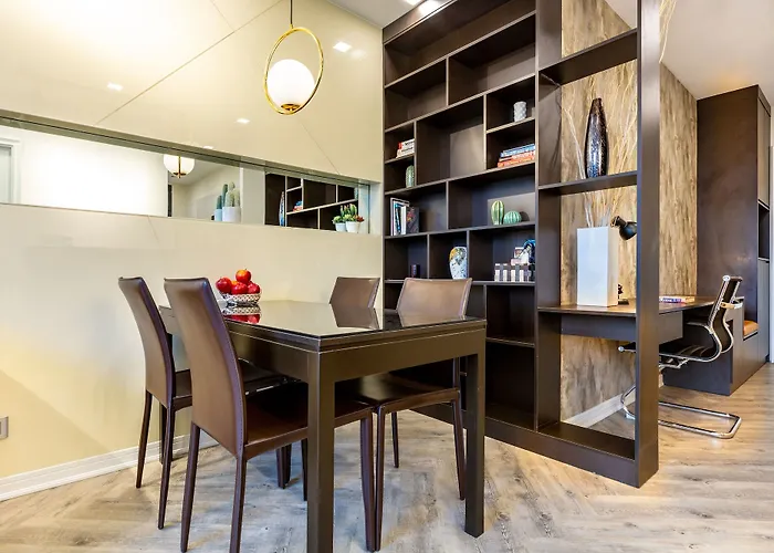 Oasis Vinhome Golden River Apt